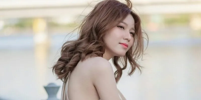 Diệu Linh - Mái tóc dài óng mượt